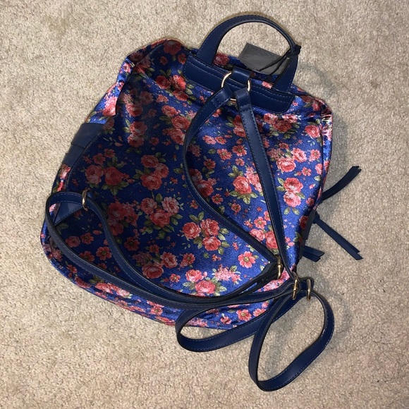 Floral Backpack - Picture 2 of 8